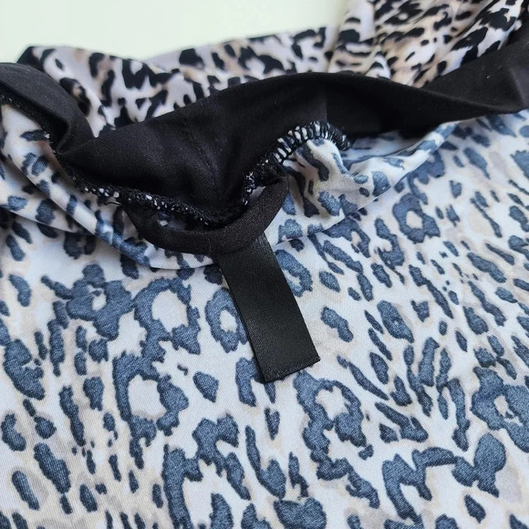 Women's Short Wrap Belted Dressing Robe Leopard Print Stretch Gray Black L - Picture 10 of 13